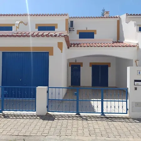 Moradia 41 فيلة *