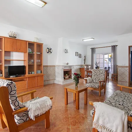 Moradia 41 *