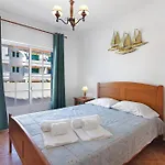 Moradia 41 *